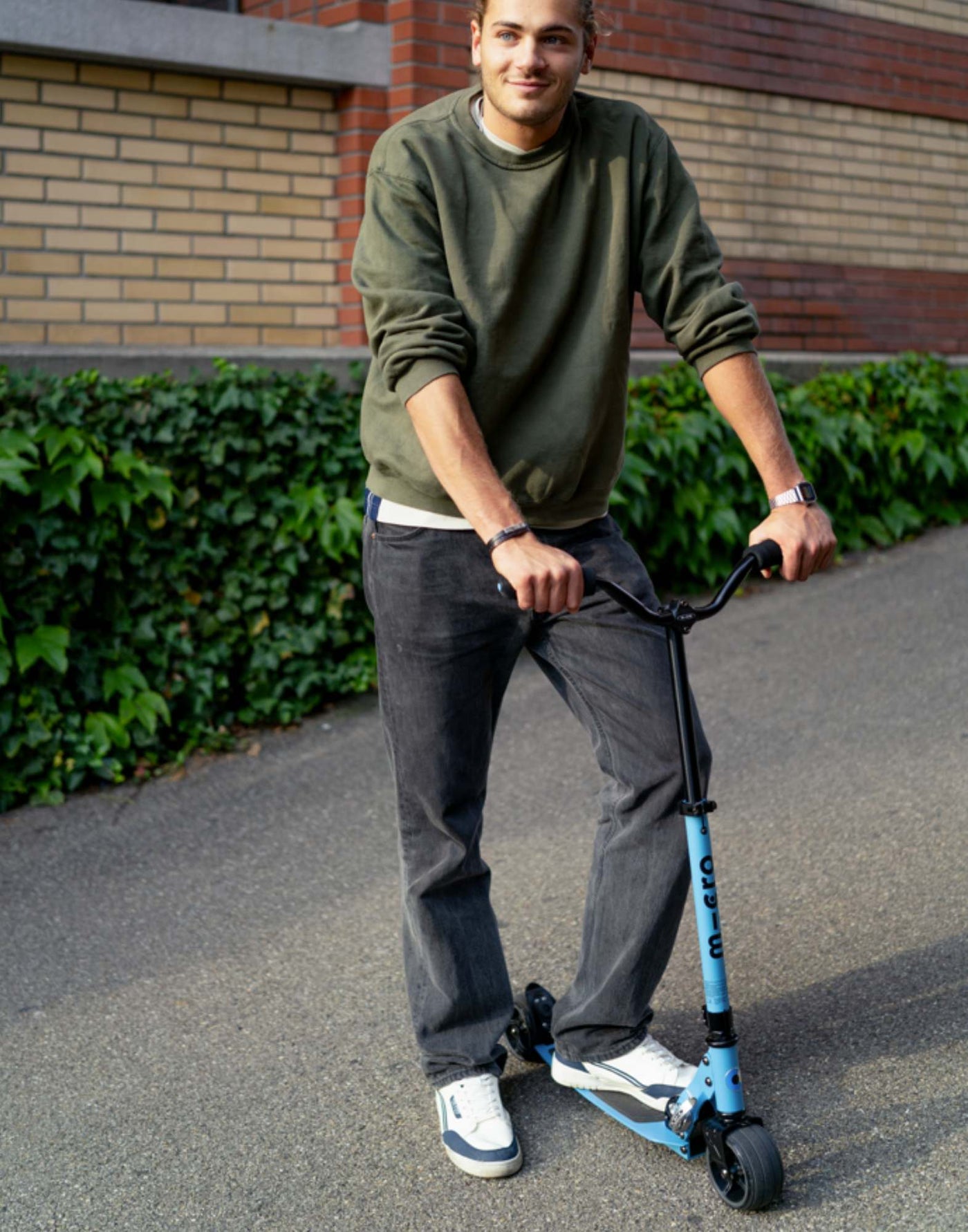 Micro Rocket Deluxe 2 Wheel Scooter