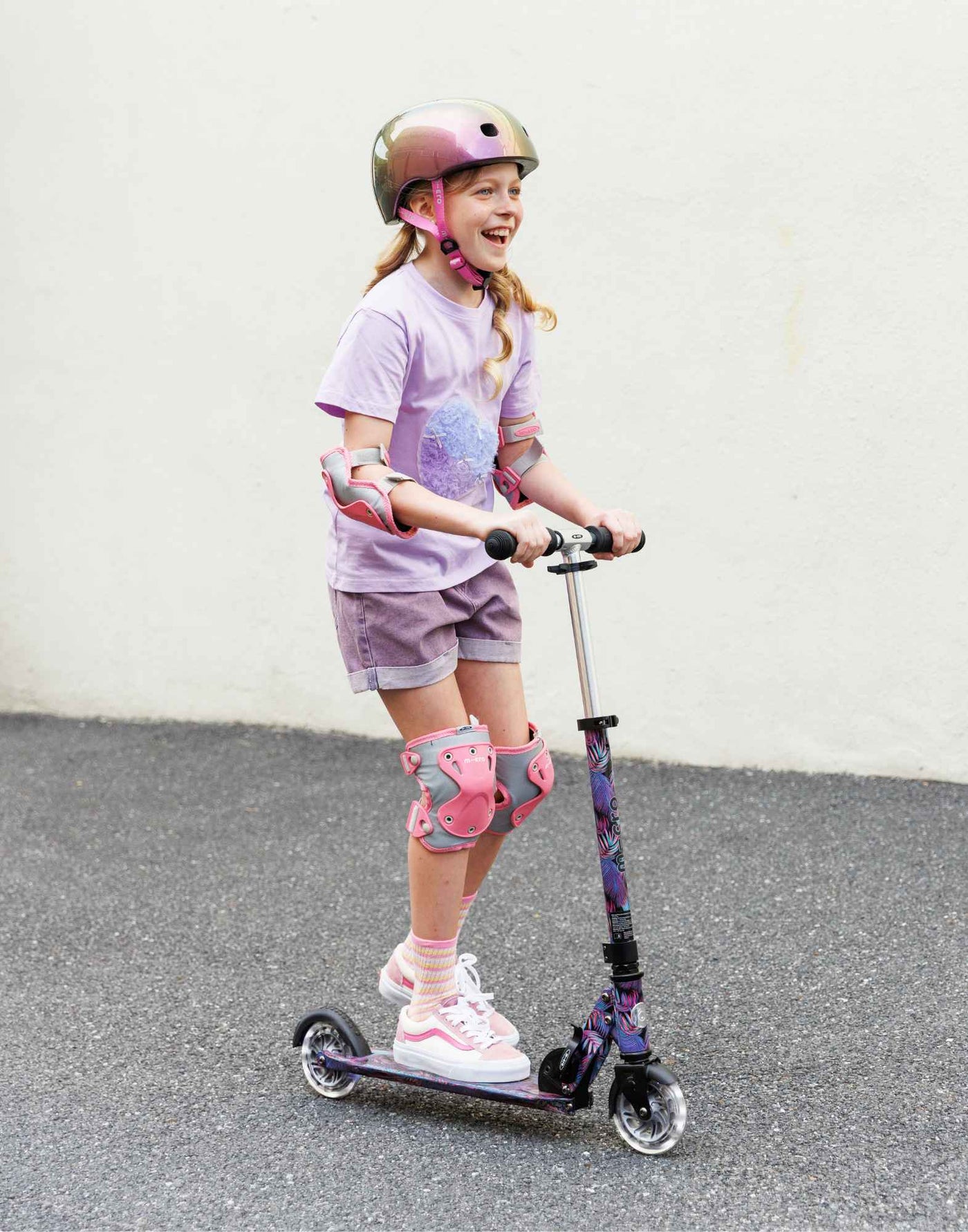 Micro Sprite Light Up Art Collection Scooter