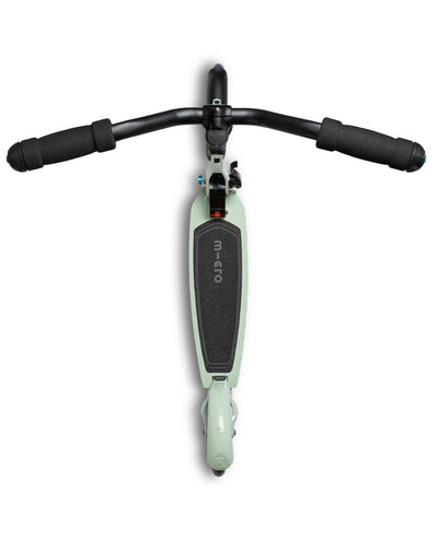clay speed plus deluxe adult scooter deck view and wide handlebars